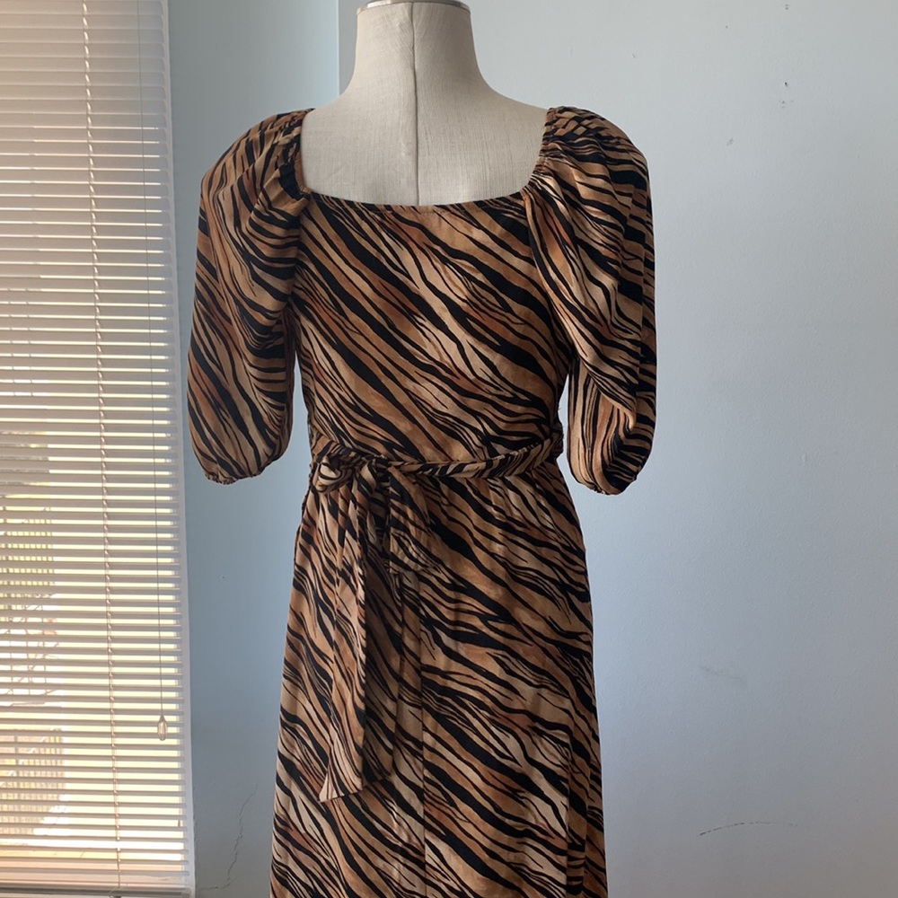 Tiger print wrap dress - Picture 3 of 6